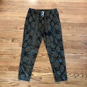 Lululemon On the Fly Pant - Animal Print 6/8